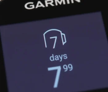 Long battery fitness tracker having a Week-Long Battery Life